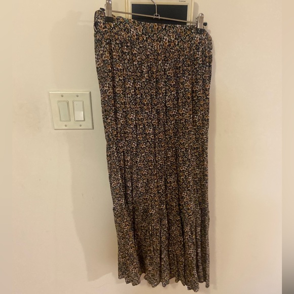 Floral print maxi skirt - Picture 2 of 5